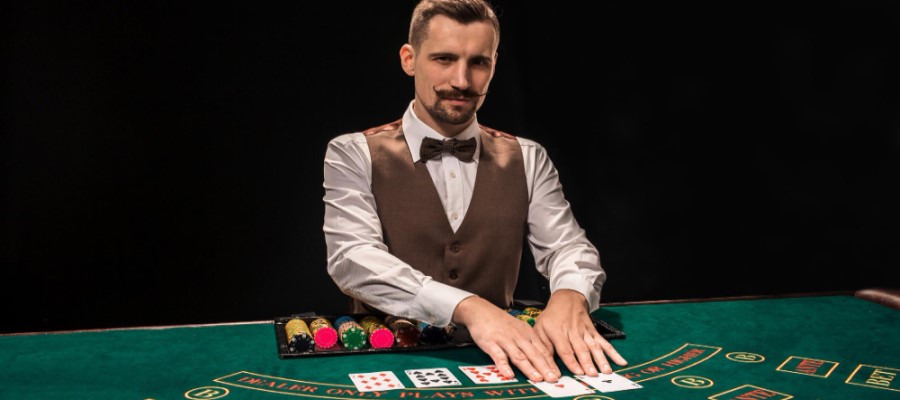How Do Online Live Dealer Games Work?